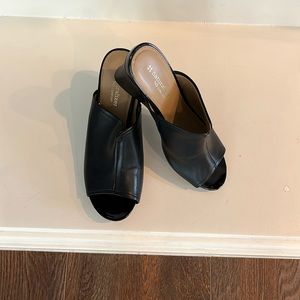 Naturalizer N5 Comfort  Black Womens Size 9M wedge heels. Gently worn.